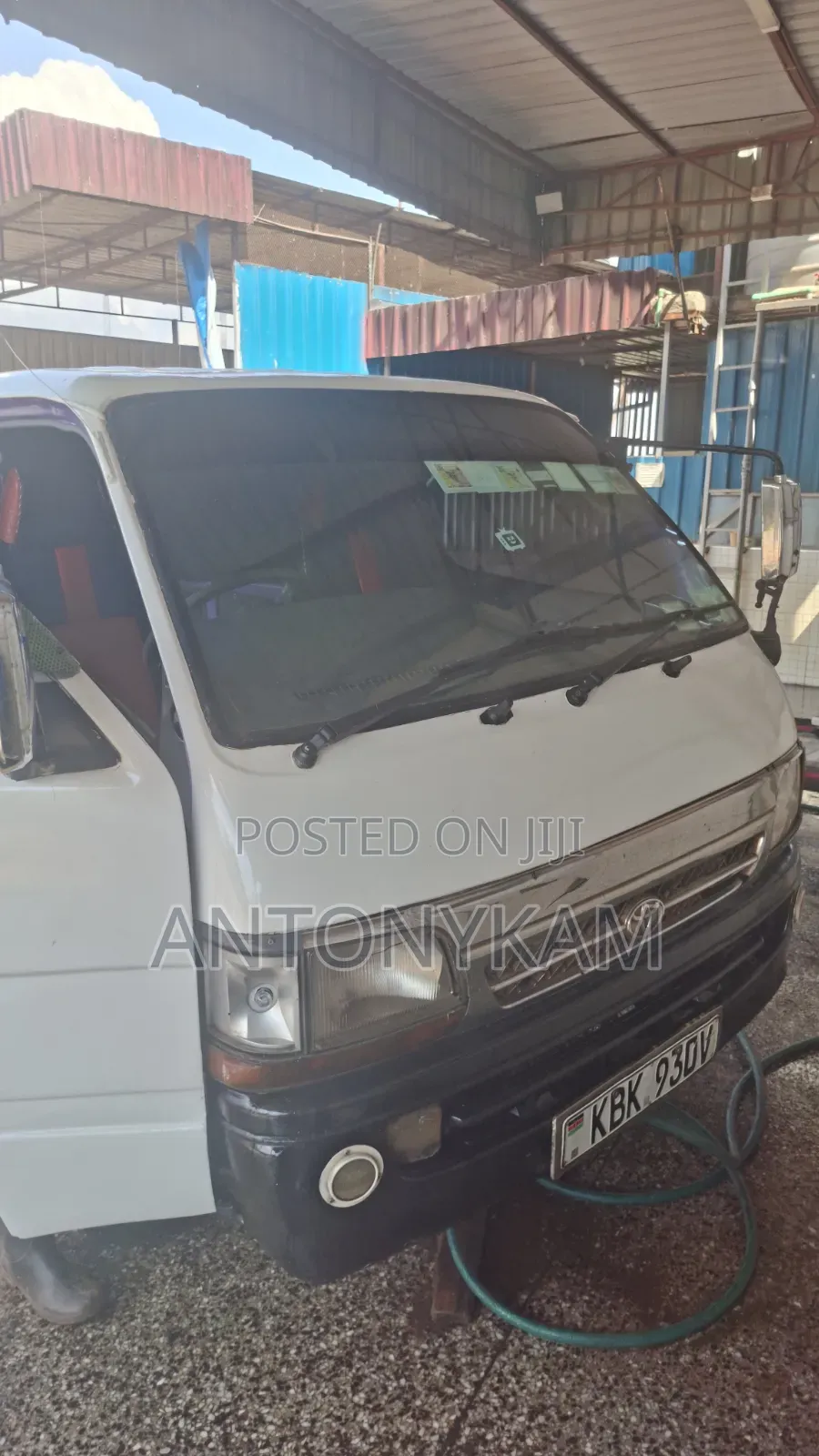 Toyota HiAce 2003 White