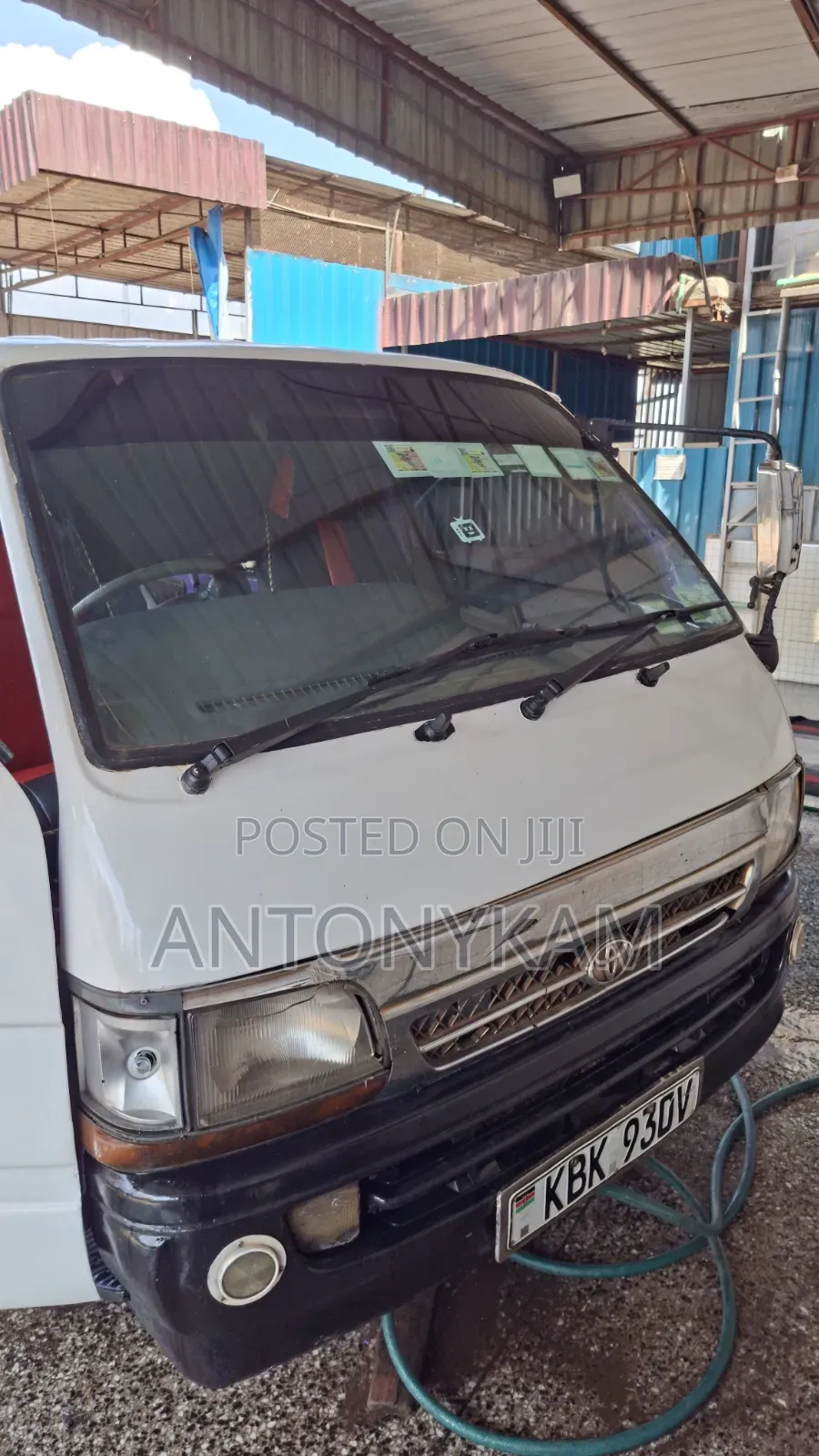 Toyota HiAce 2003 White