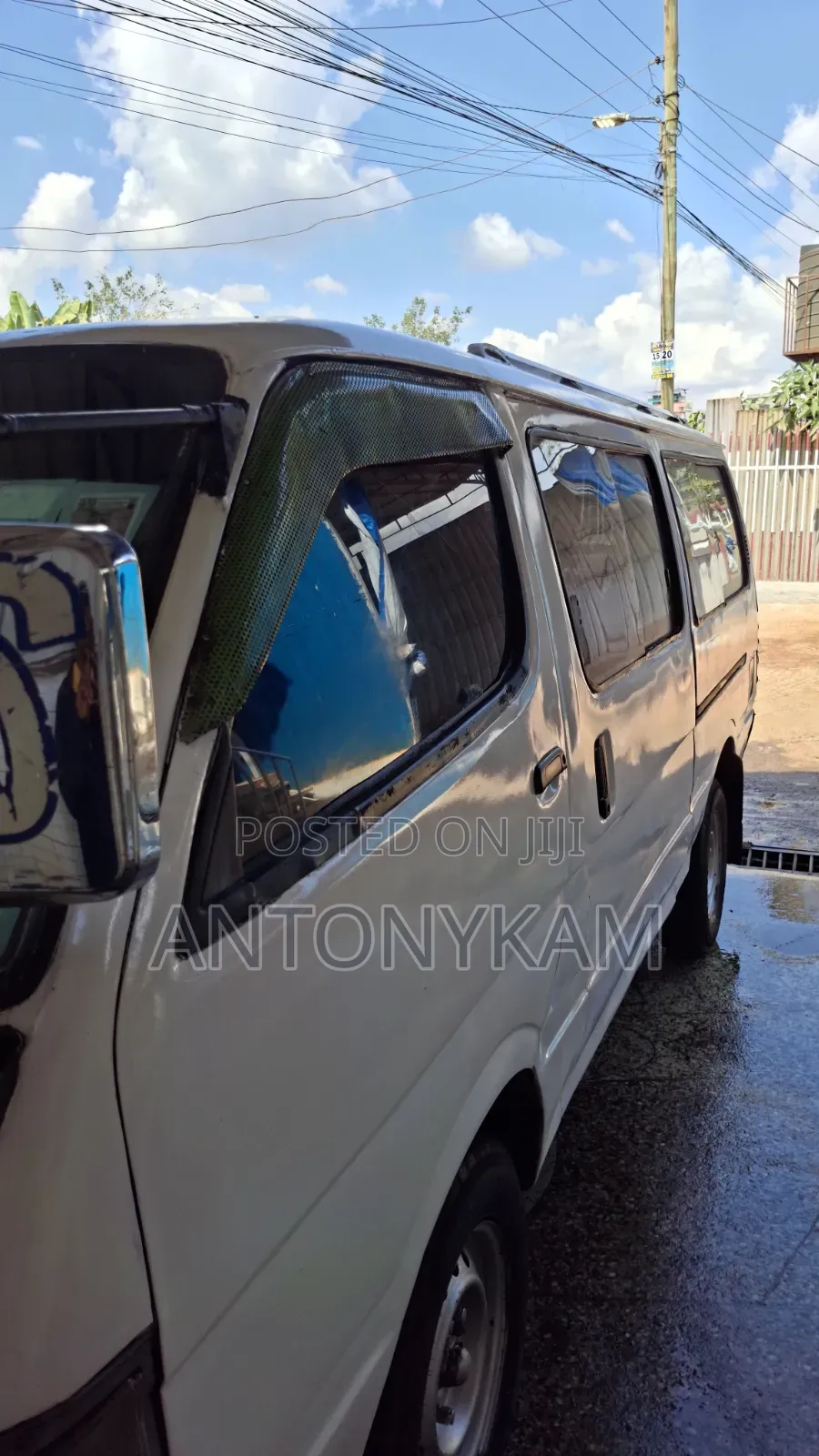Toyota HiAce 2003 White