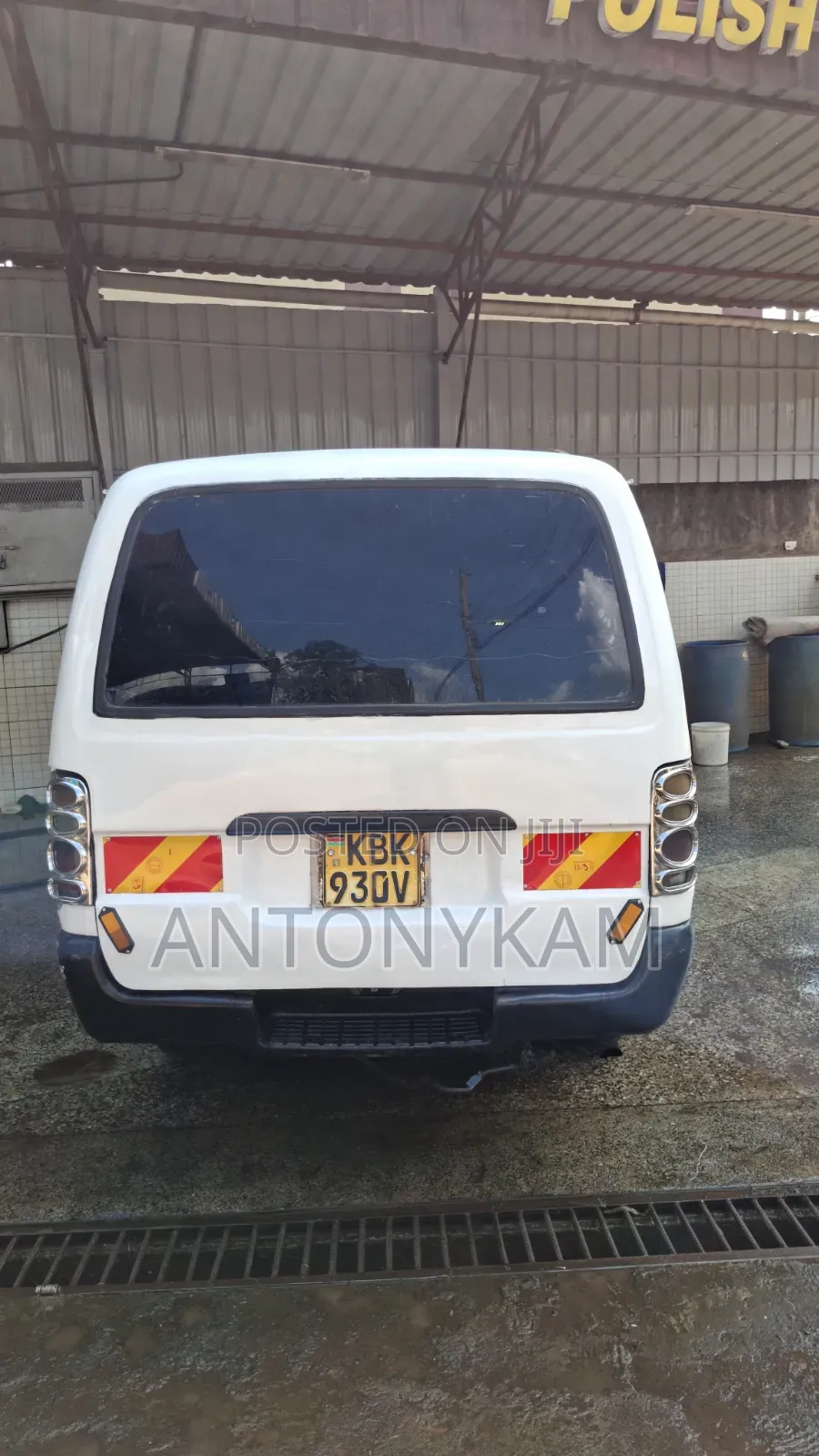 Toyota HiAce 2003 White