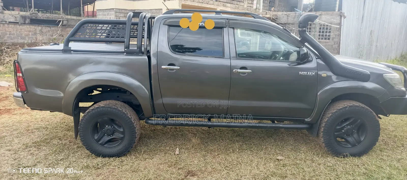 Toyota Hilux 2.5 D-4D 4X4 SRX 2010 Gray