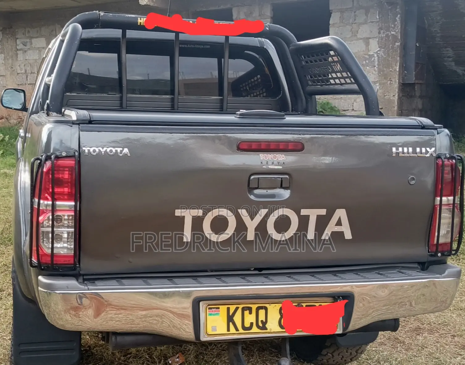 Toyota Hilux 2.5 D-4D 4X4 SRX 2010 Gray