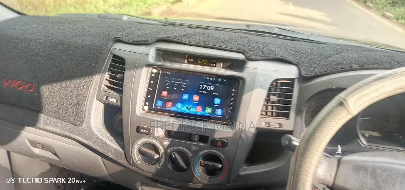 Toyota Hilux 2.5 D-4D 4X4 SRX 2010 Gray