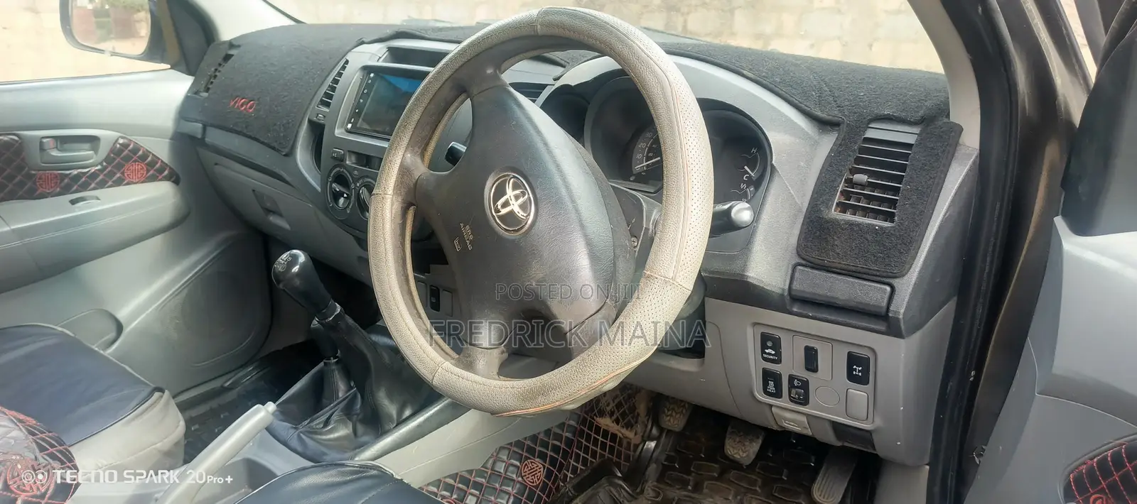 Toyota Hilux 2.5 D-4D 4X4 SRX 2010 Gray