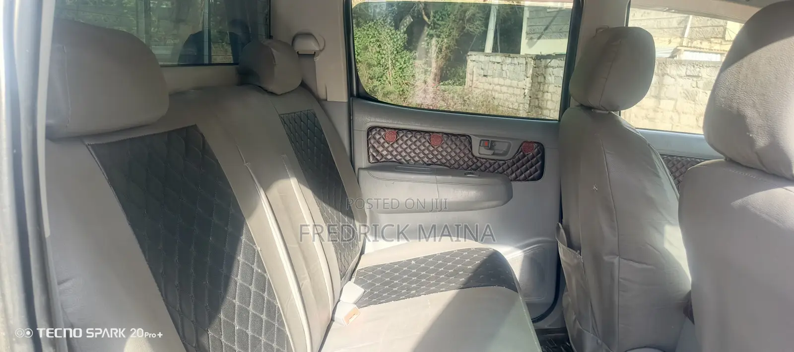 Toyota Hilux 2.5 D-4D 4X4 SRX 2010 Gray