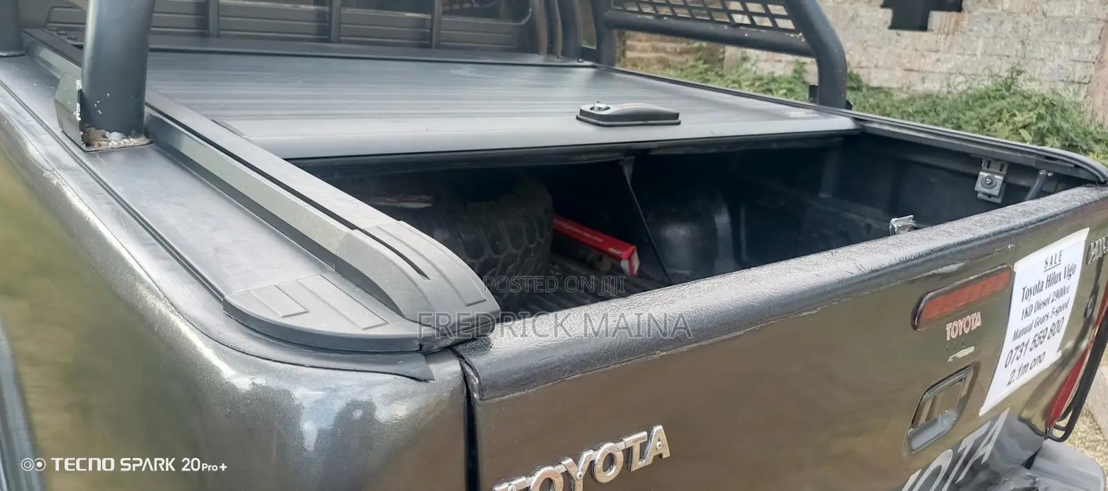 Toyota Hilux 2.5 D-4D 4X4 SRX 2010 Gray