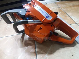 Husqvarna Powersaw 272/ Powerful Chainsaw