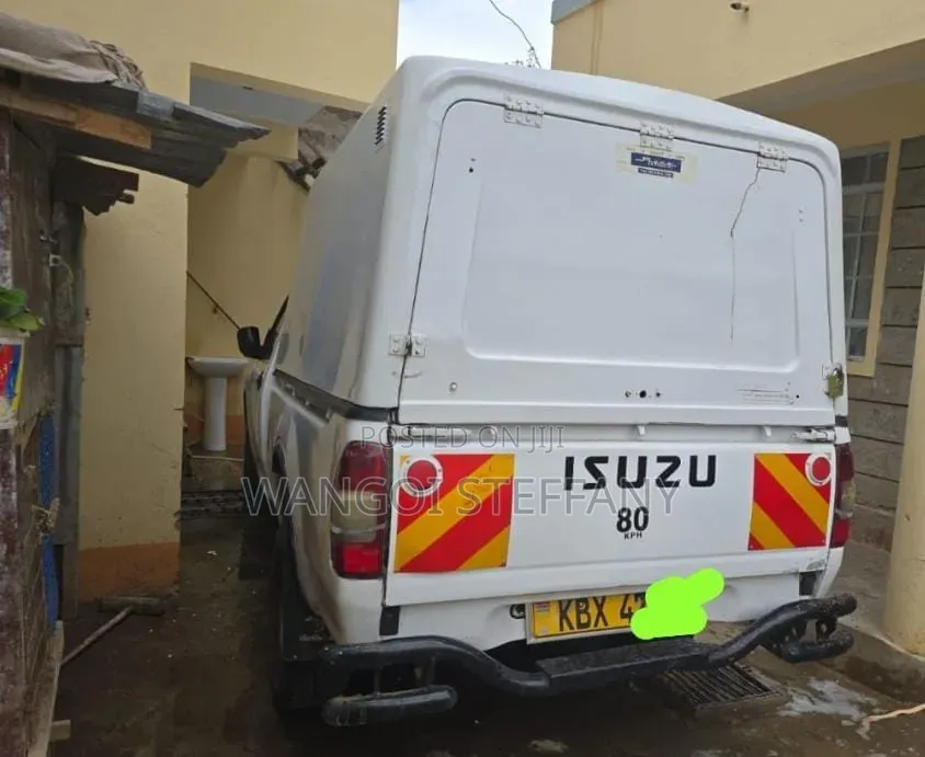 Isuzu D-MAX 2013 White