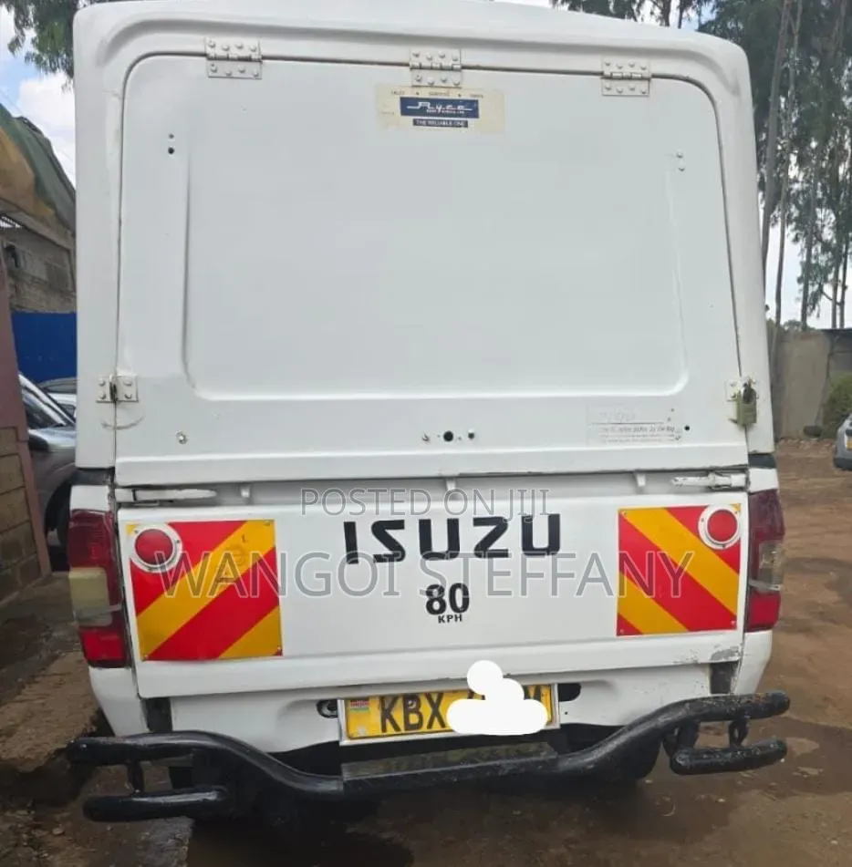 Isuzu D-MAX 2013 White