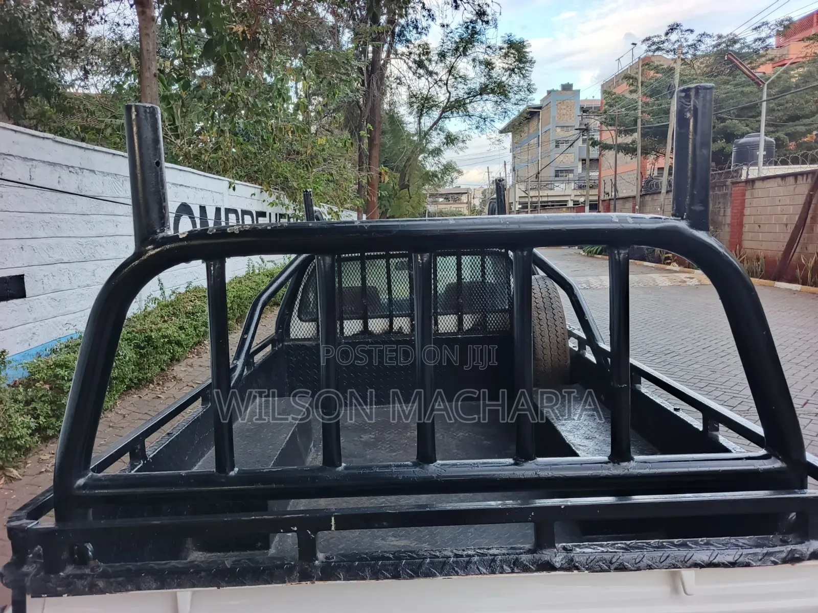Toyota Hilux 2001 White