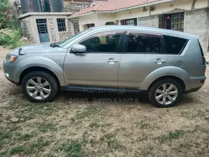 Mitsubishi Outlander 2010 Silver