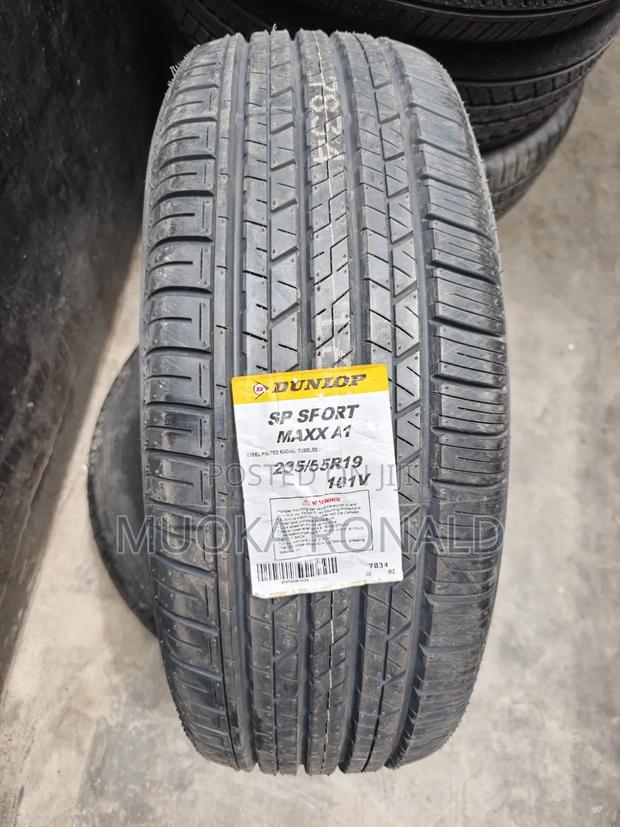 235/55r19 Dunlop Tyre Made in Japan (SP Sport Maxx A1