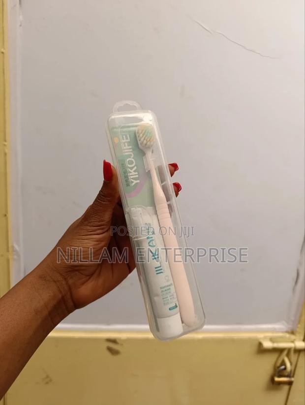 Portable Toothbrush Holder +Toothbrush
