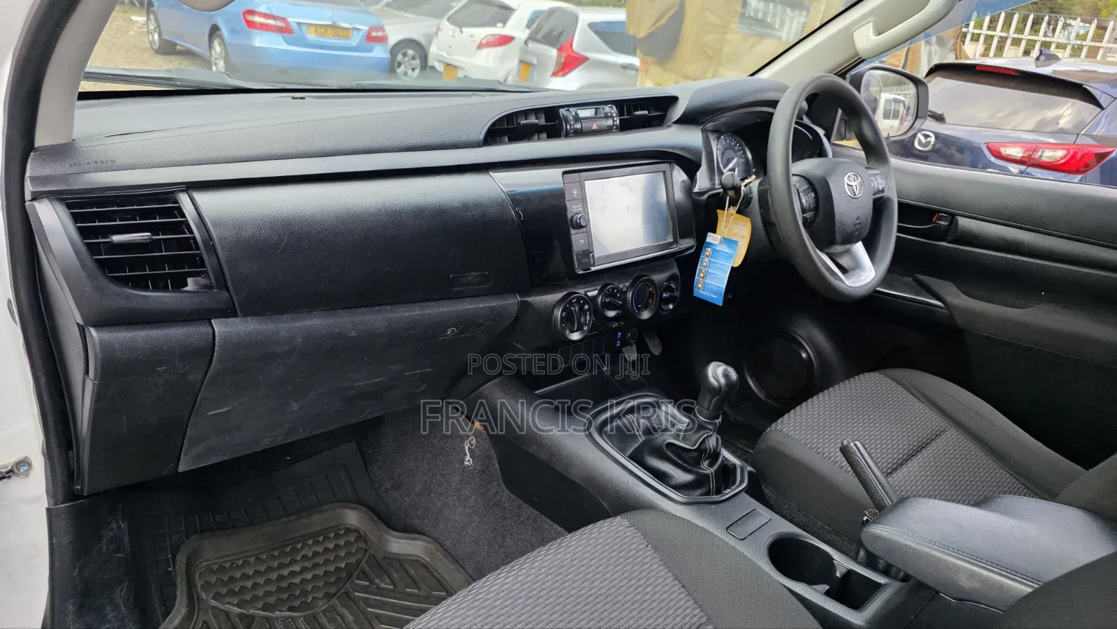 Toyota Hilux 2021 White