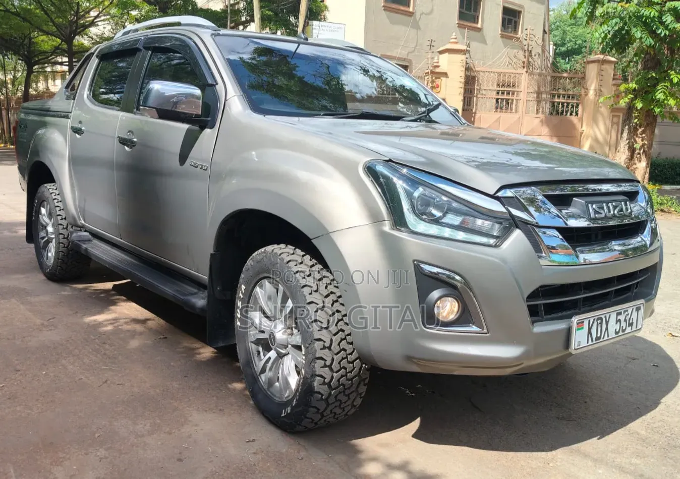 Isuzu D-MAX 2023 Silver