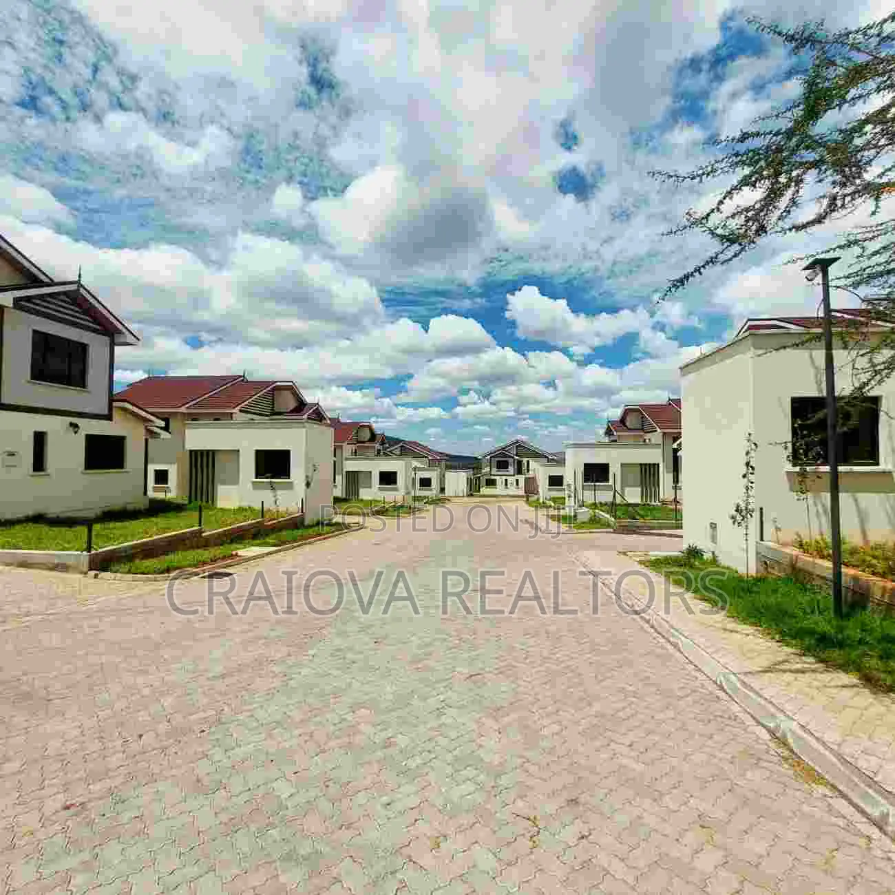 4bdrm Villa in Junction for sale