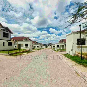 4bdrm Villa in Junction for sale