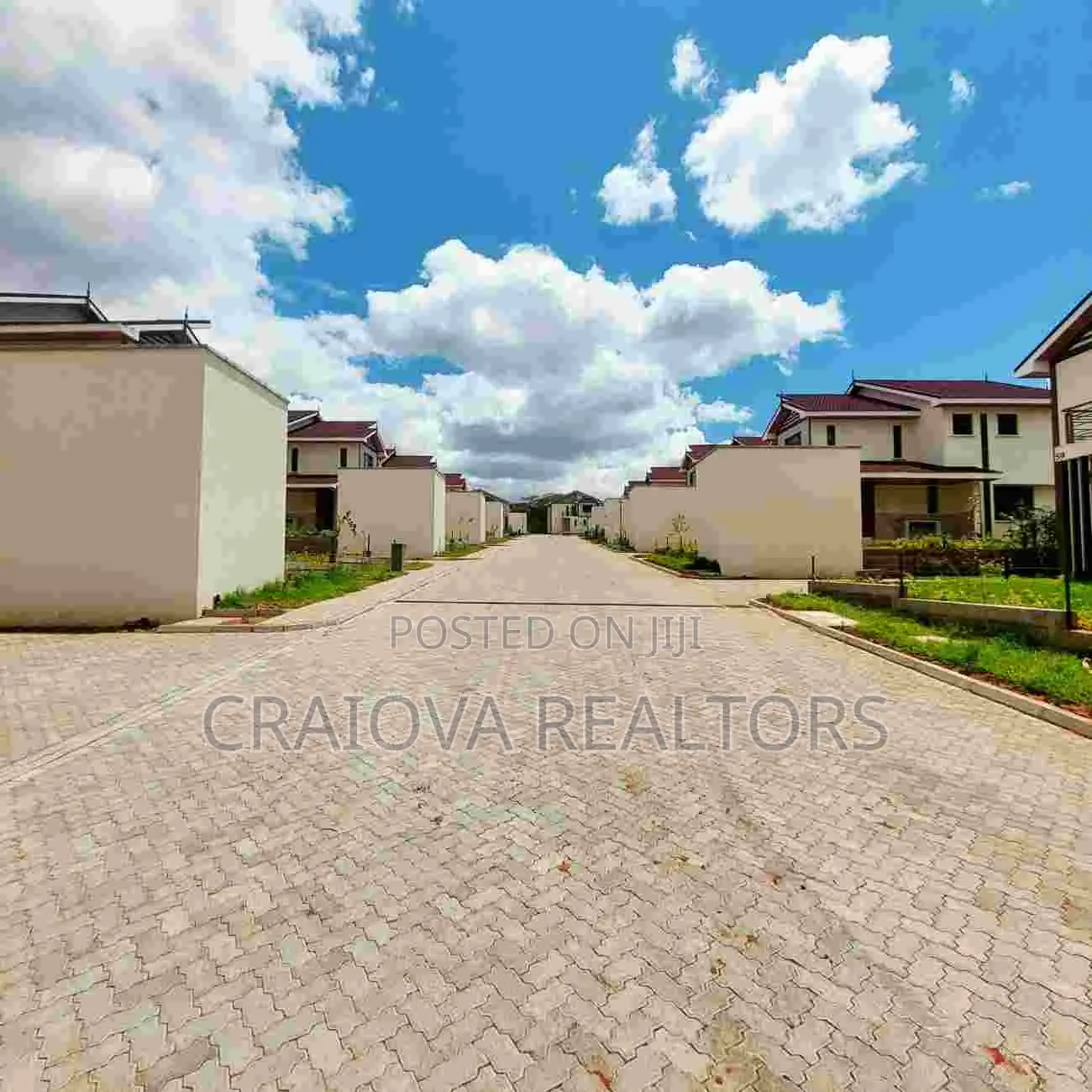 4bdrm Villa in Junction for sale