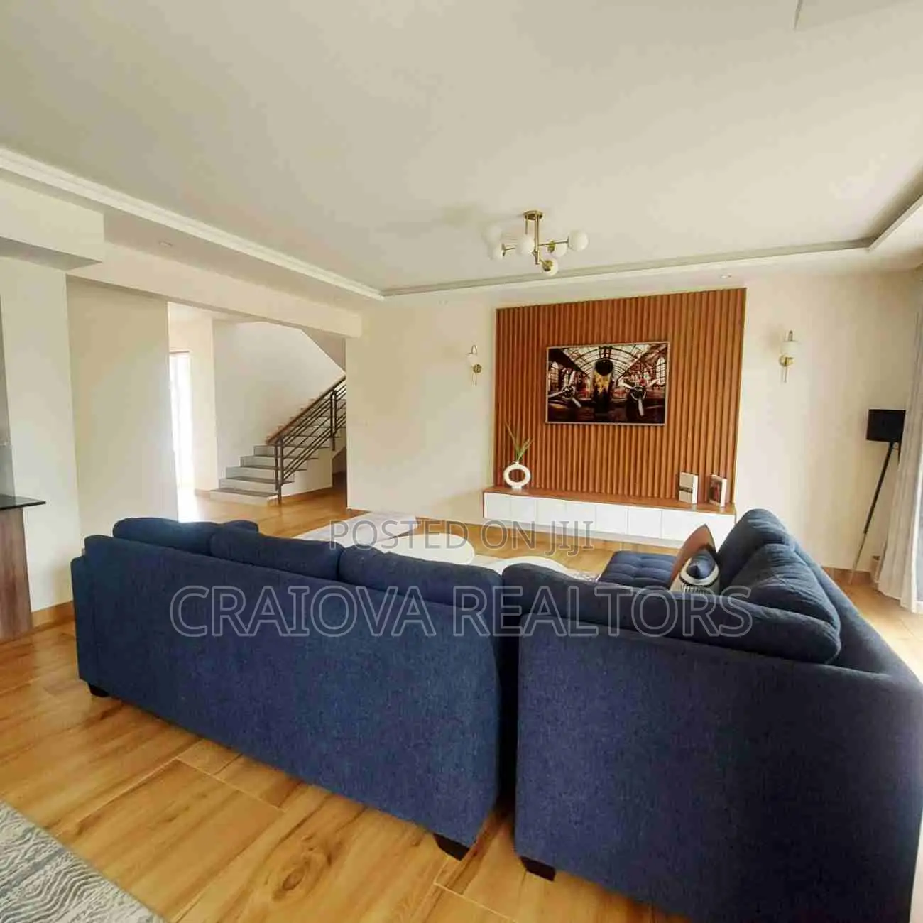 4bdrm Villa in Junction for sale