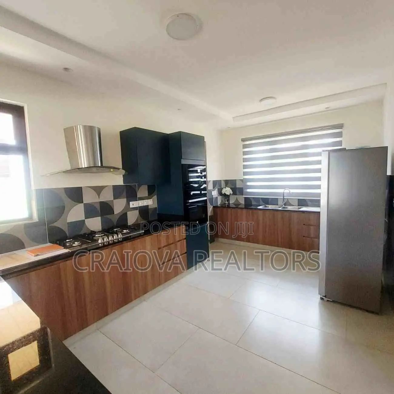 4bdrm Villa in Junction for sale