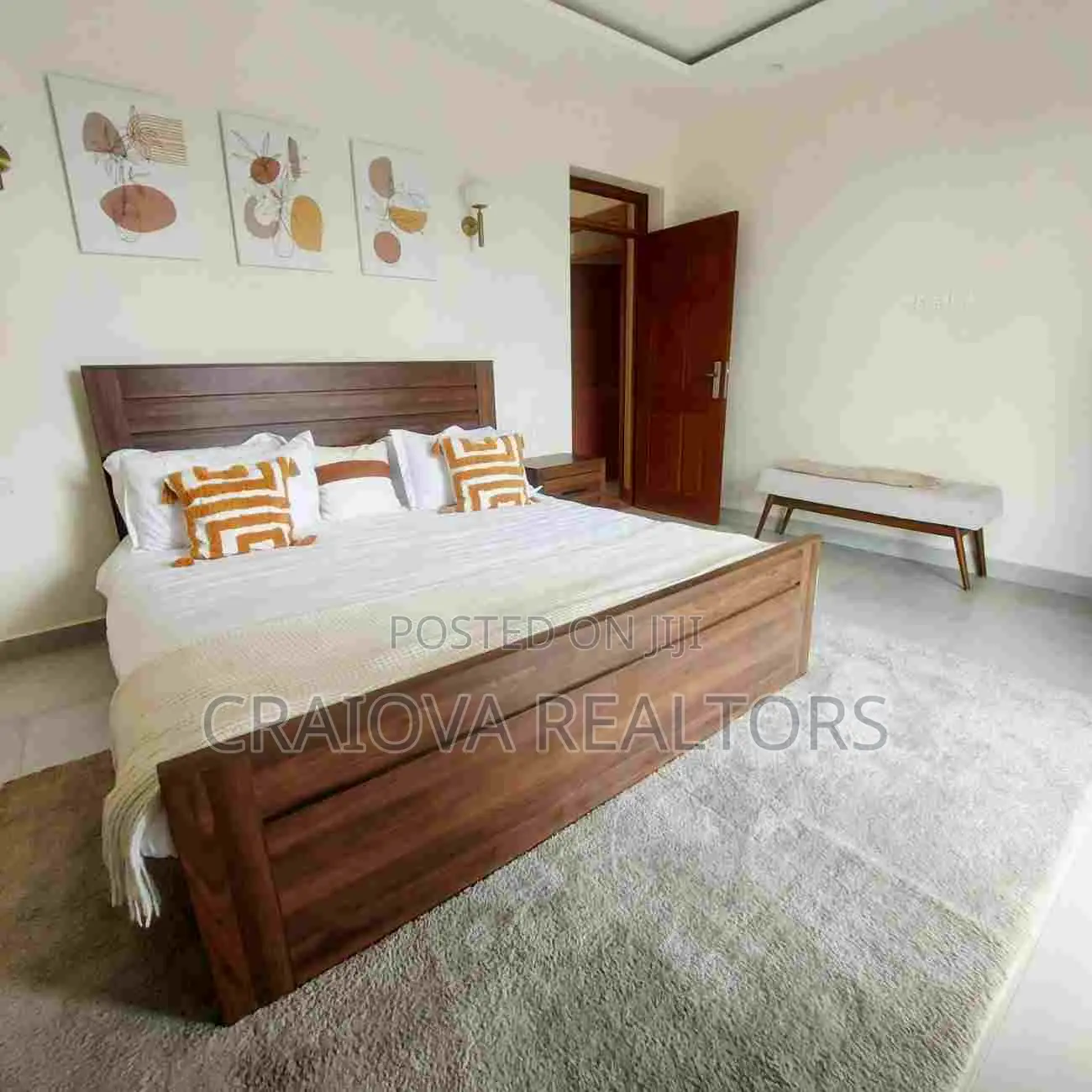 4bdrm Villa in Junction for sale