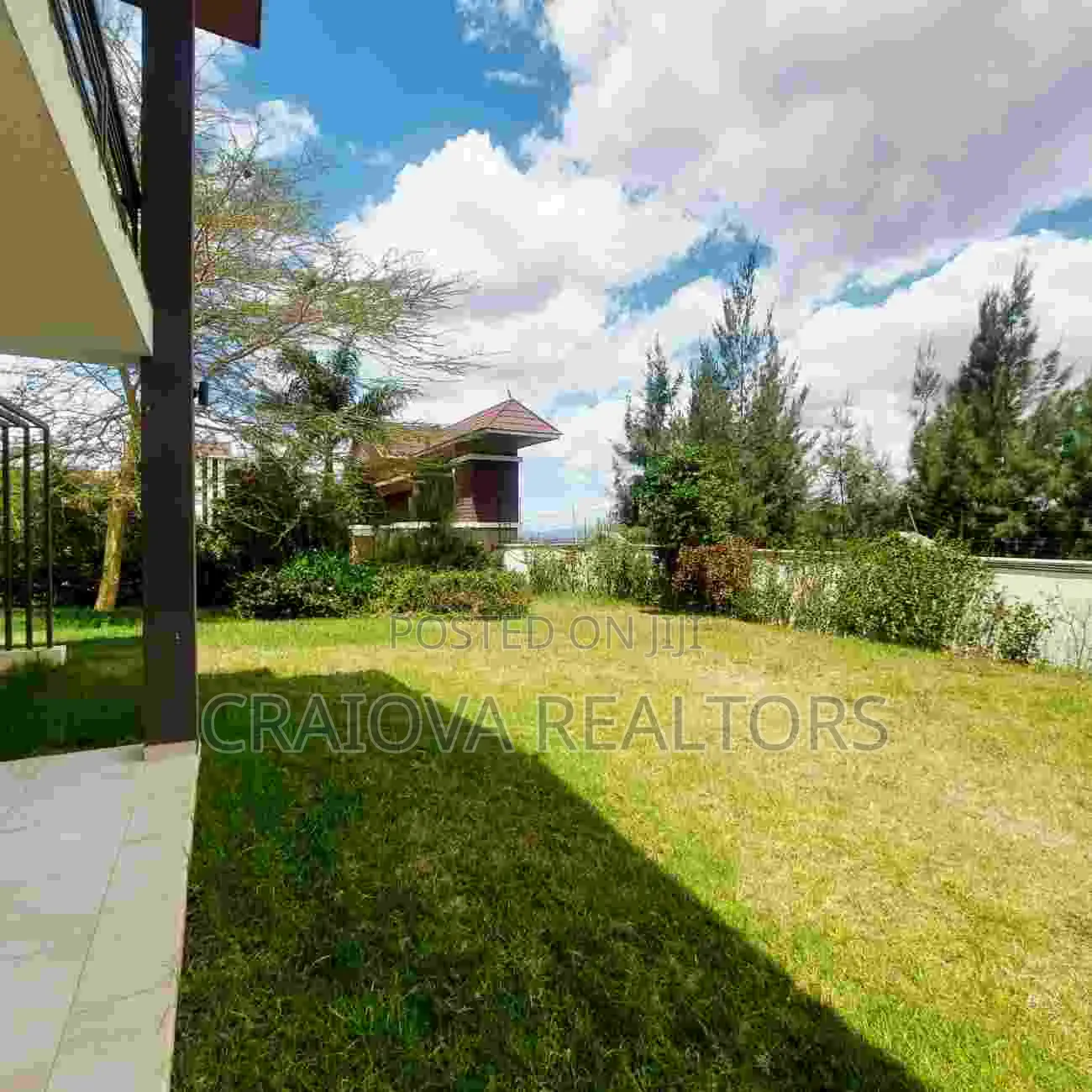 4bdrm Villa in Junction for sale