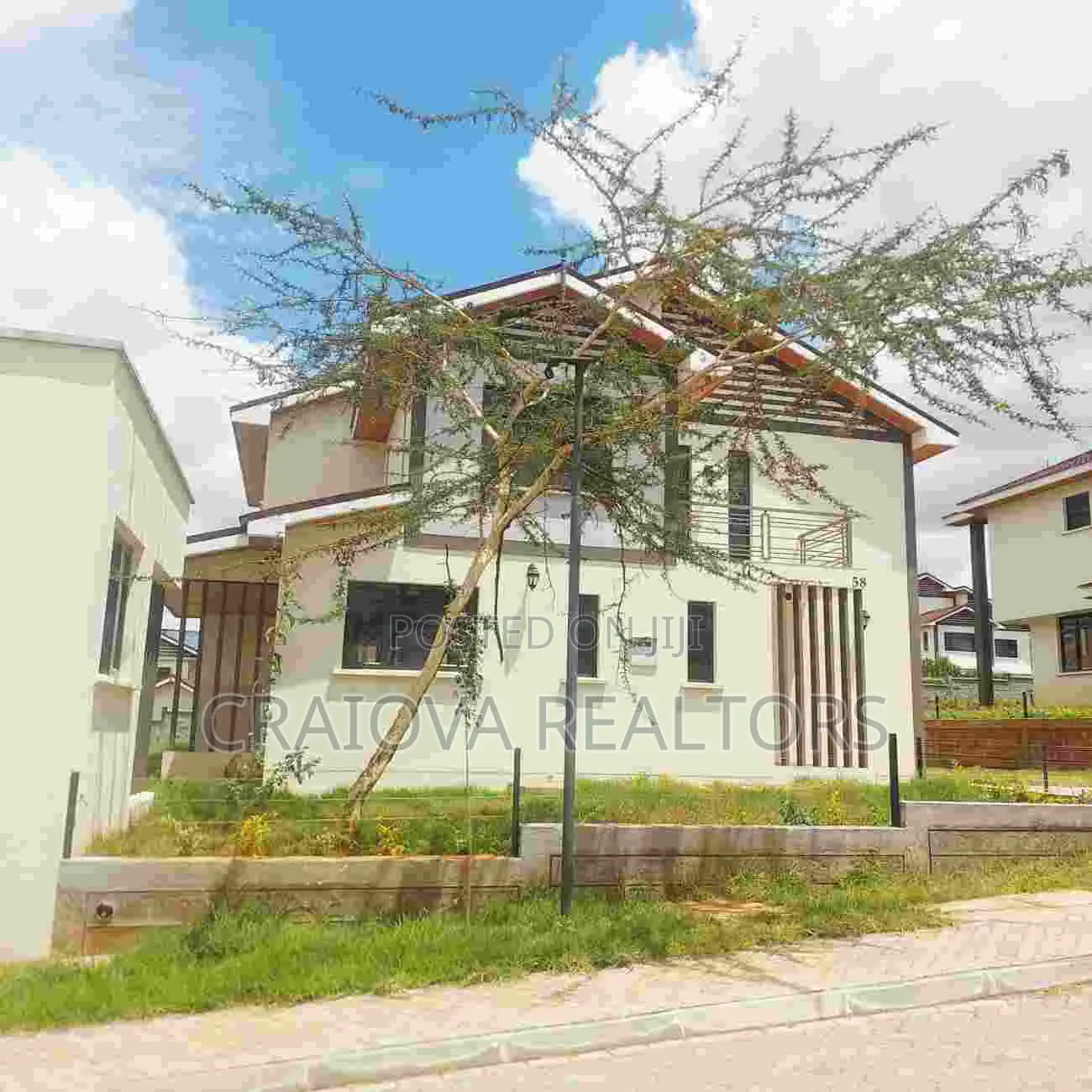 4bdrm Villa in Junction for sale