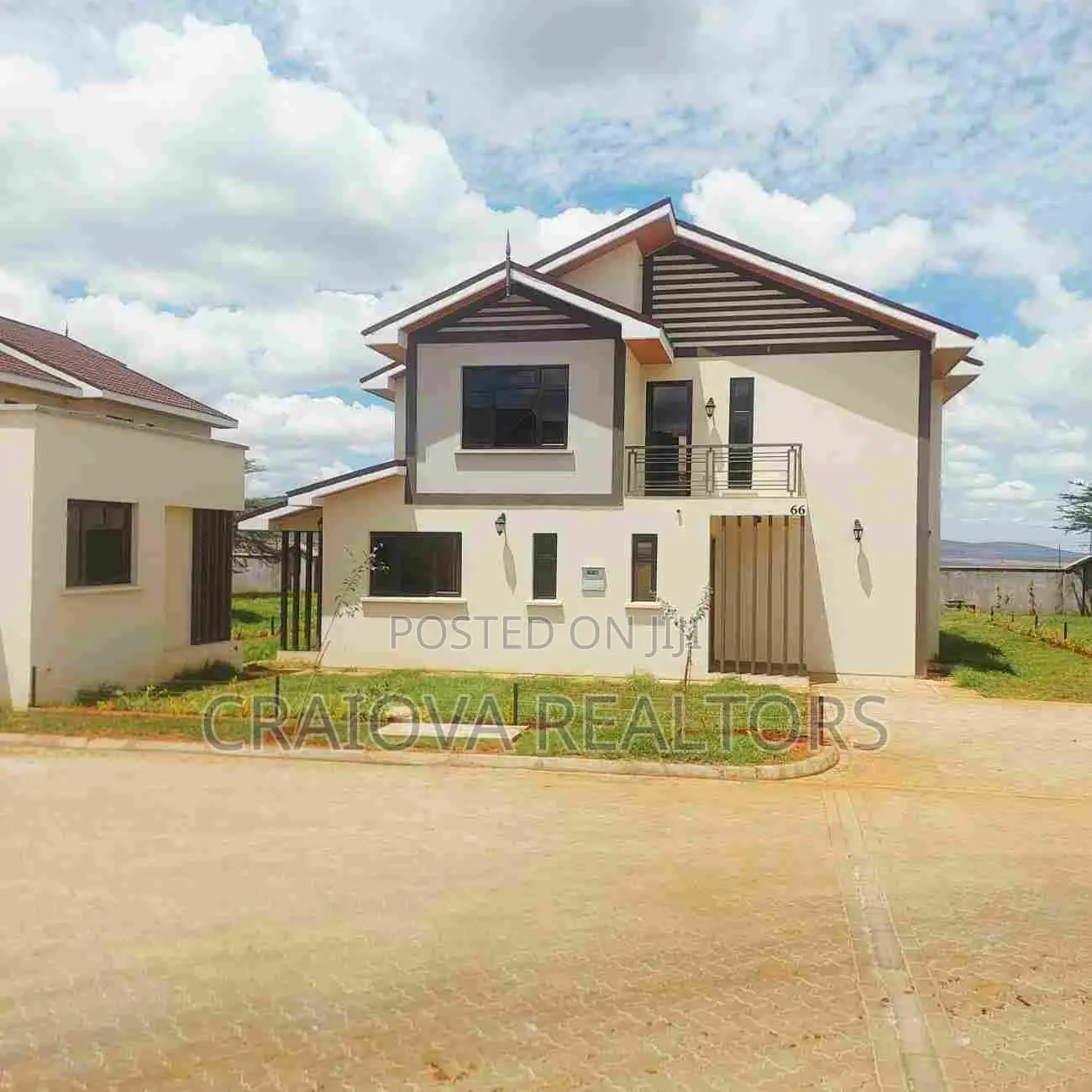 4bdrm Villa in Junction for sale