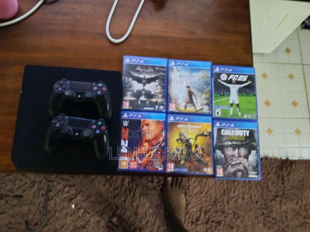 PlayStation 4 - thumbnail 2