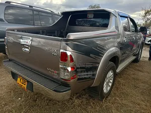 Toyota Hilux 2014 Brown