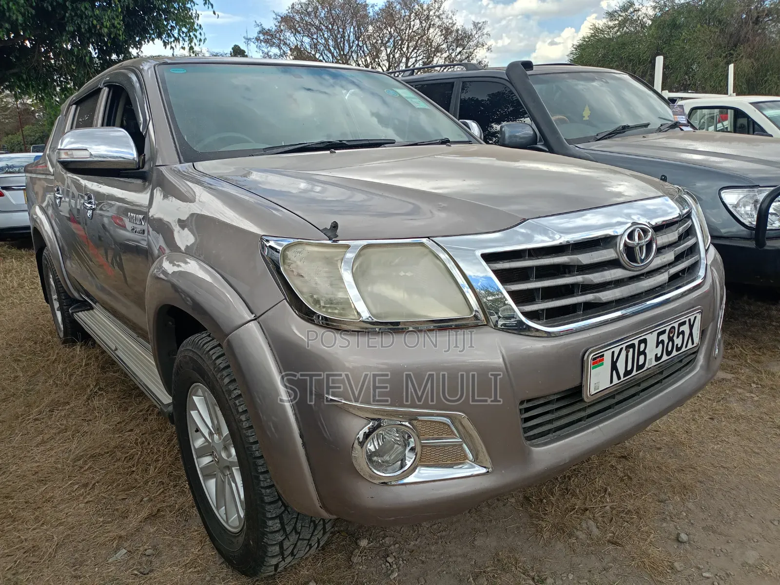 Toyota Hilux 2014 Brown