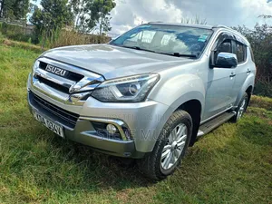 Isuzu MU-X 2020 Silver
