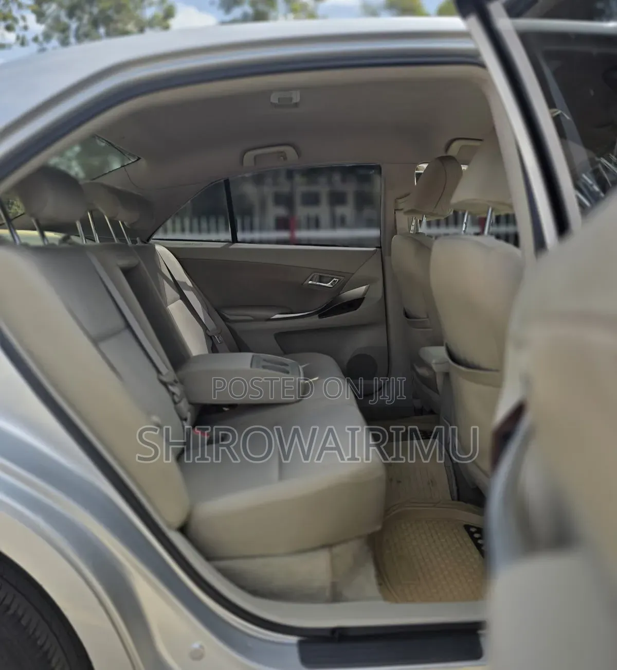 Toyota Premio 2012