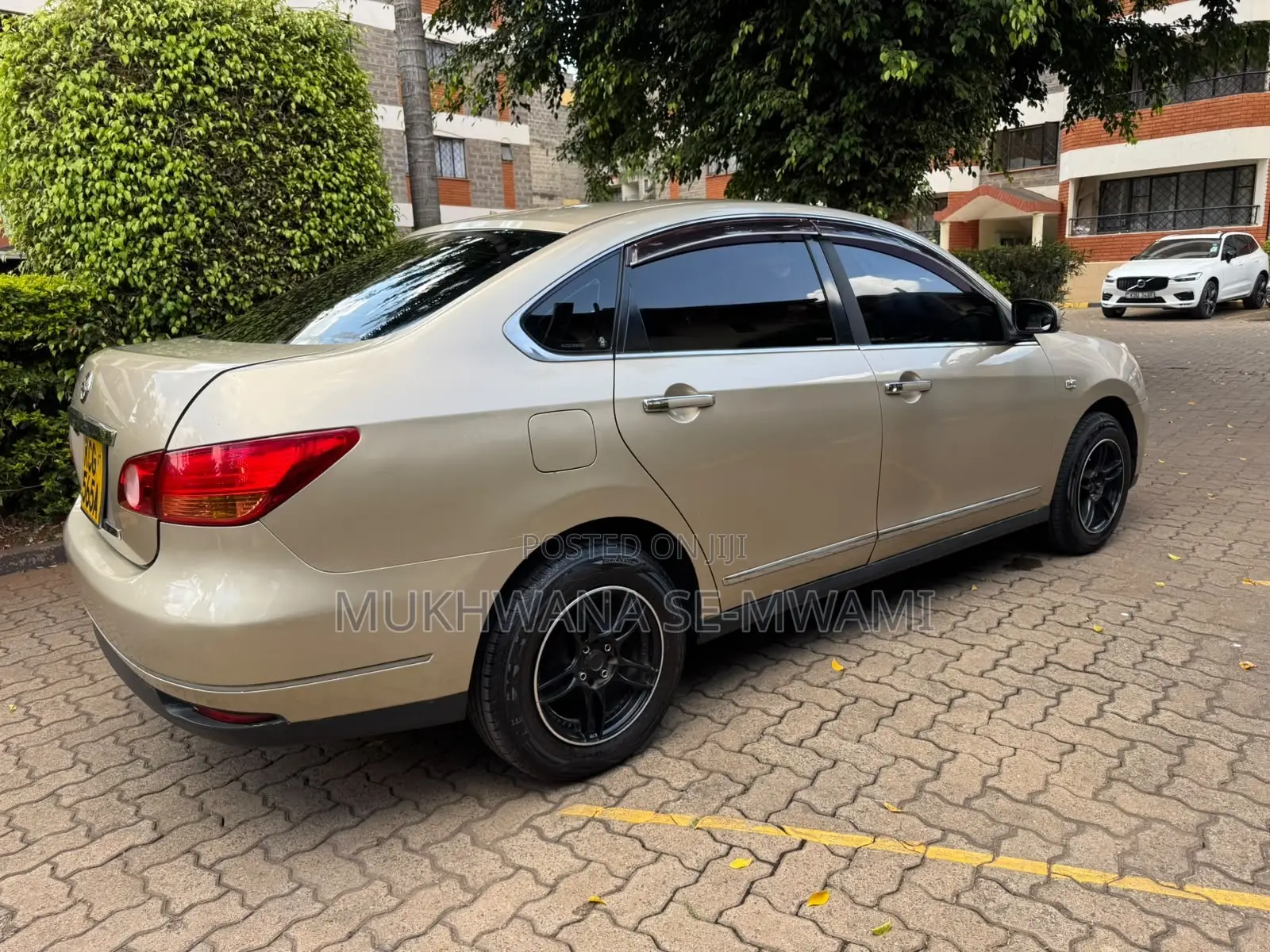 Nissan Bluebird 2008 Gold