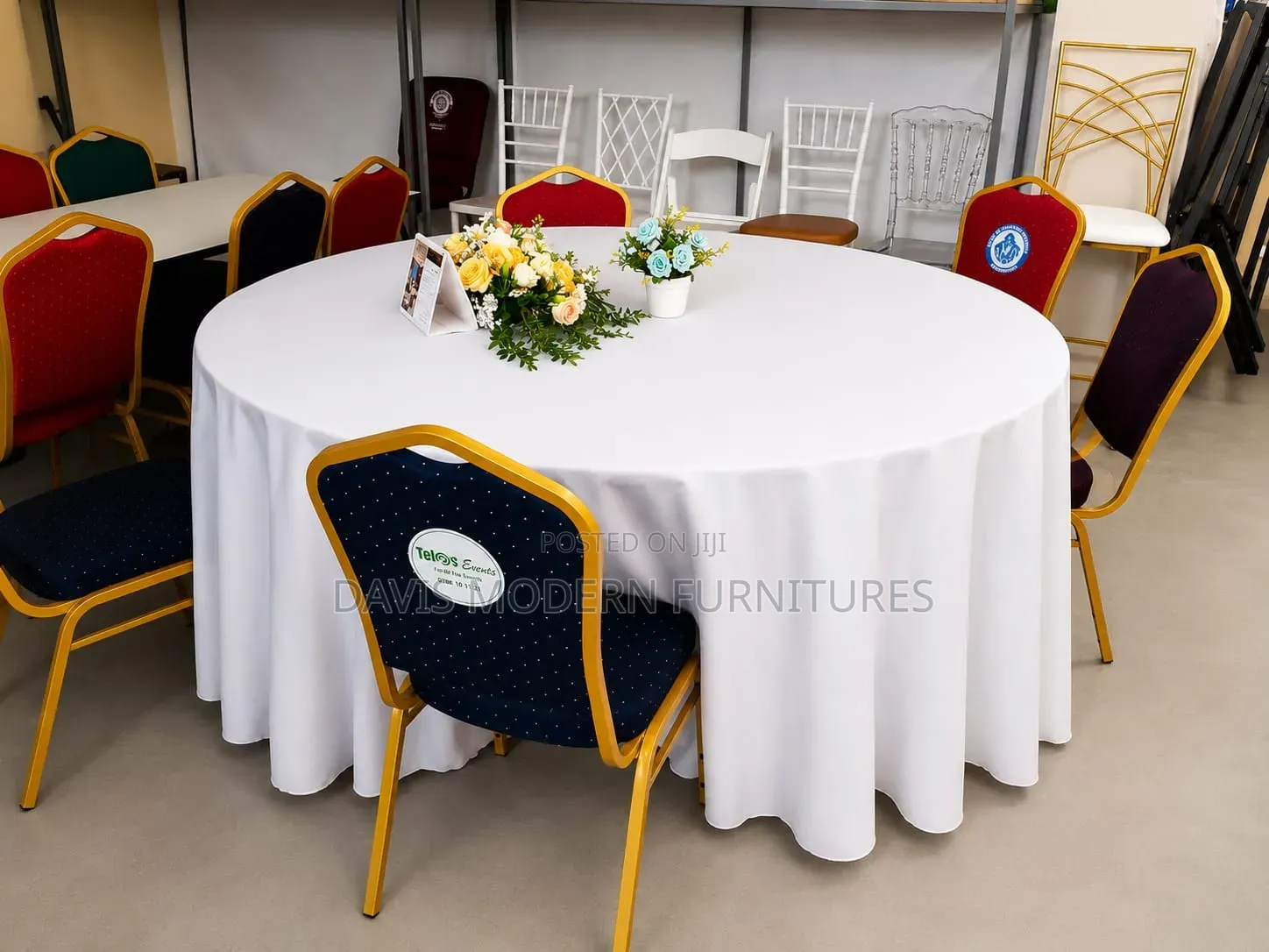 Round Table With Chairs