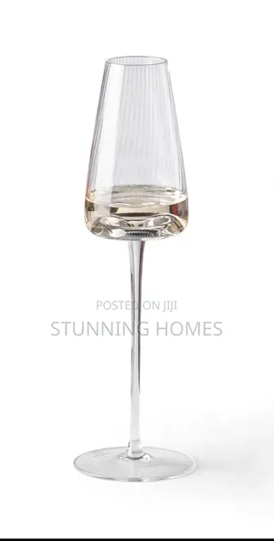 6pcs Elegant Ribbed Wine Glasses