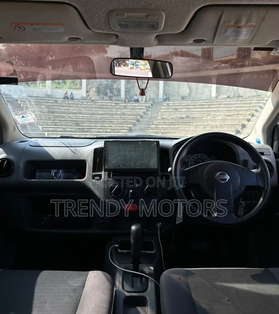 Nissan Advan 2013 White