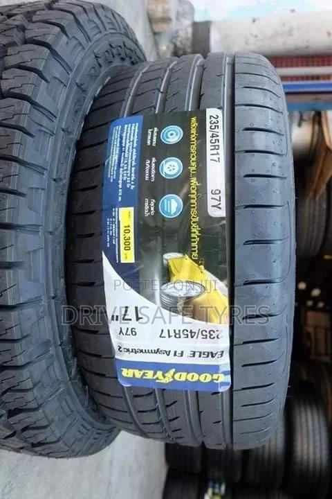 235/45 R17 Good Year Tyre - main view