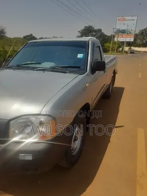 Nissan Hardbody 2007 Silver