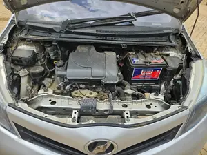 Toyota Vitz 1.0 FWD 3dr 2014