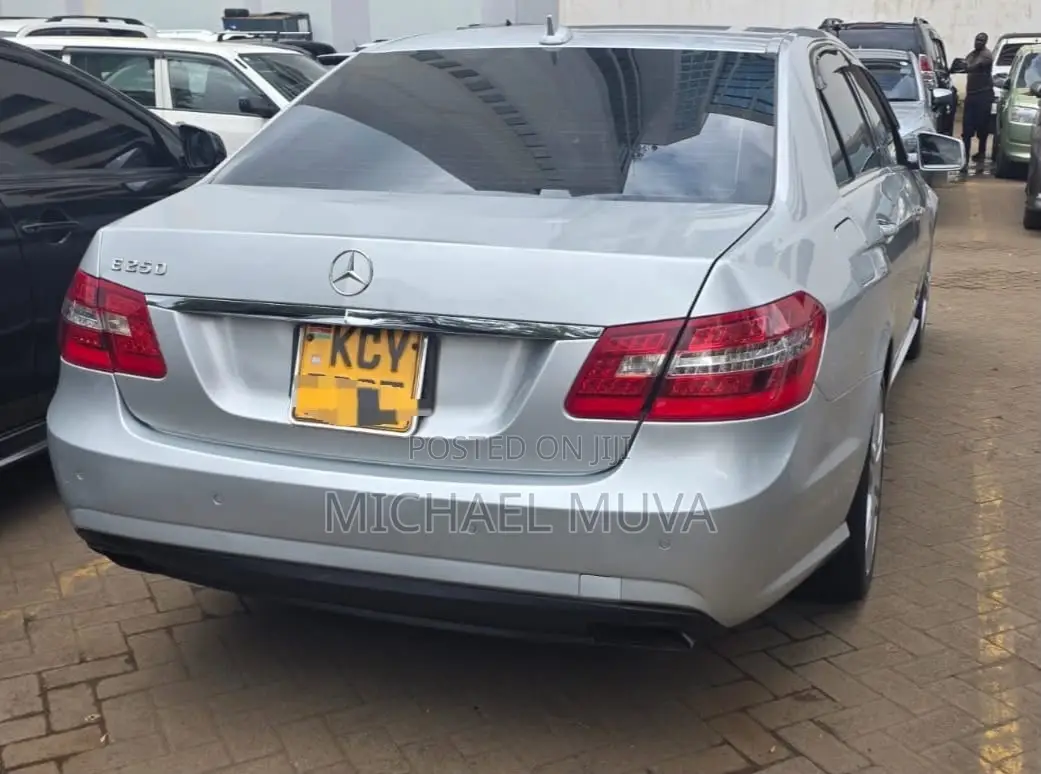 Mercedes-Benz E300 2013 Silver