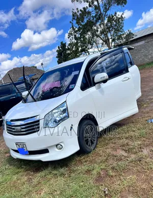 Toyota Noah 2014 White