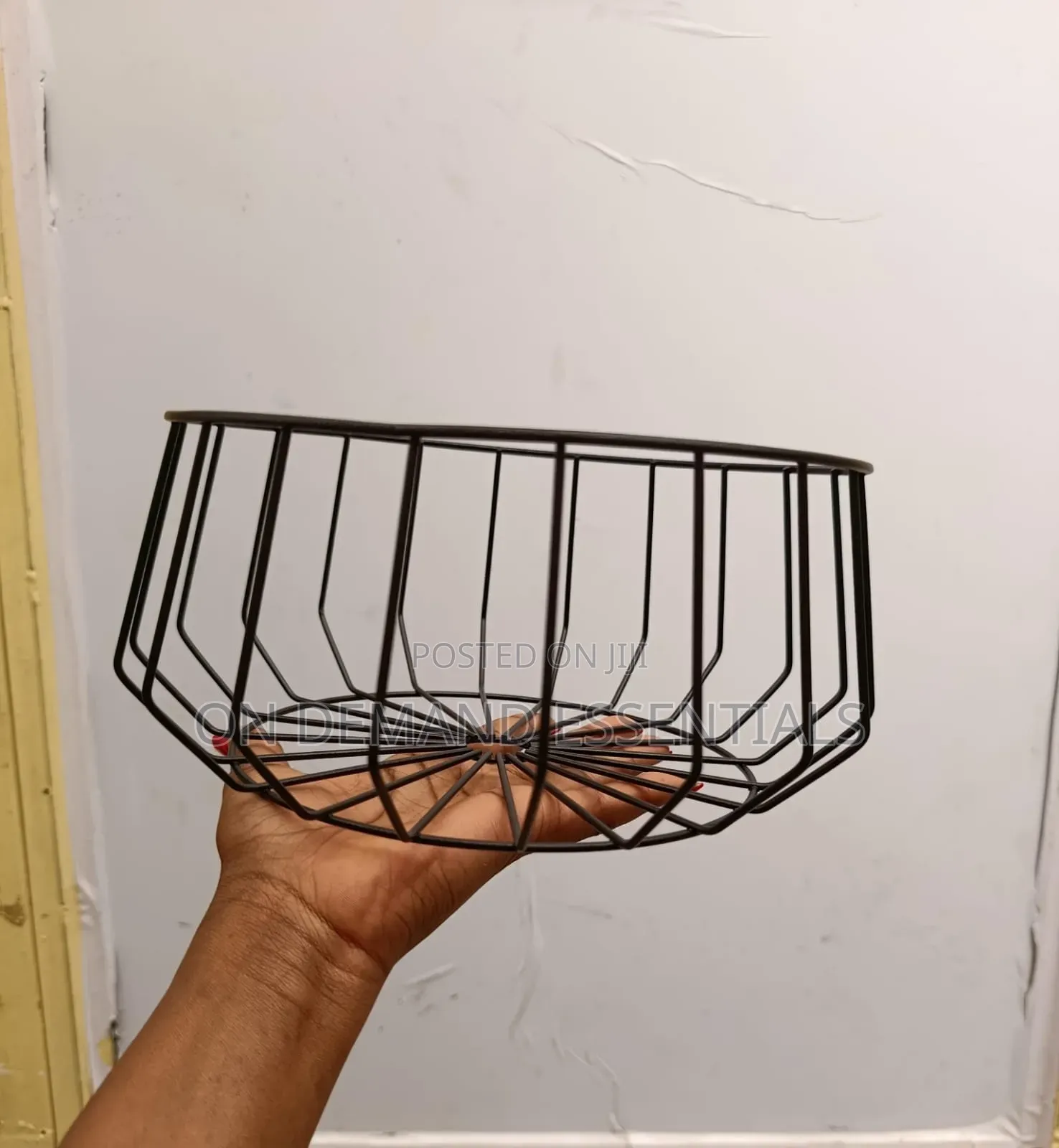 Sleek Design Metallic Fruit Basket
