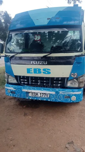 Isuzu NQR 2010 Blue