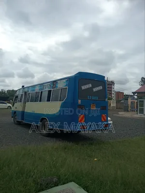 Isuzu NQR 2010 Blue
