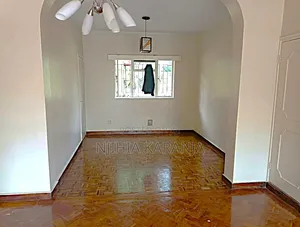 3bdrm Apartment in Lavington, Thompson, Valley Arcade for sale