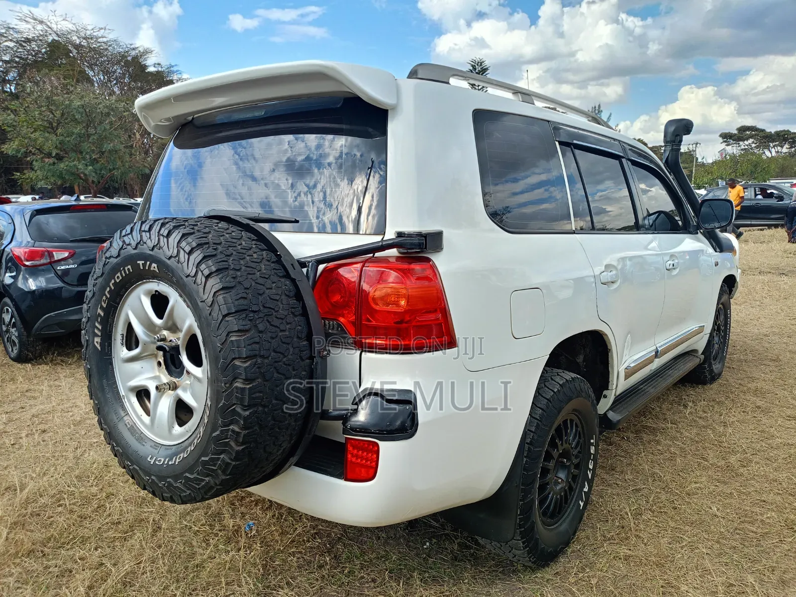Toyota Land Cruiser 2012 White