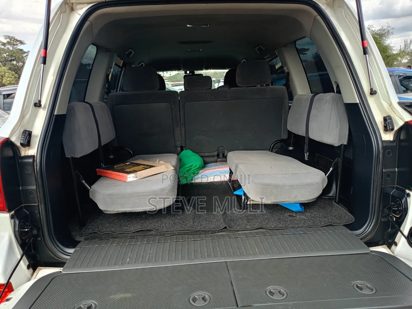 Toyota Land Cruiser 2012 White