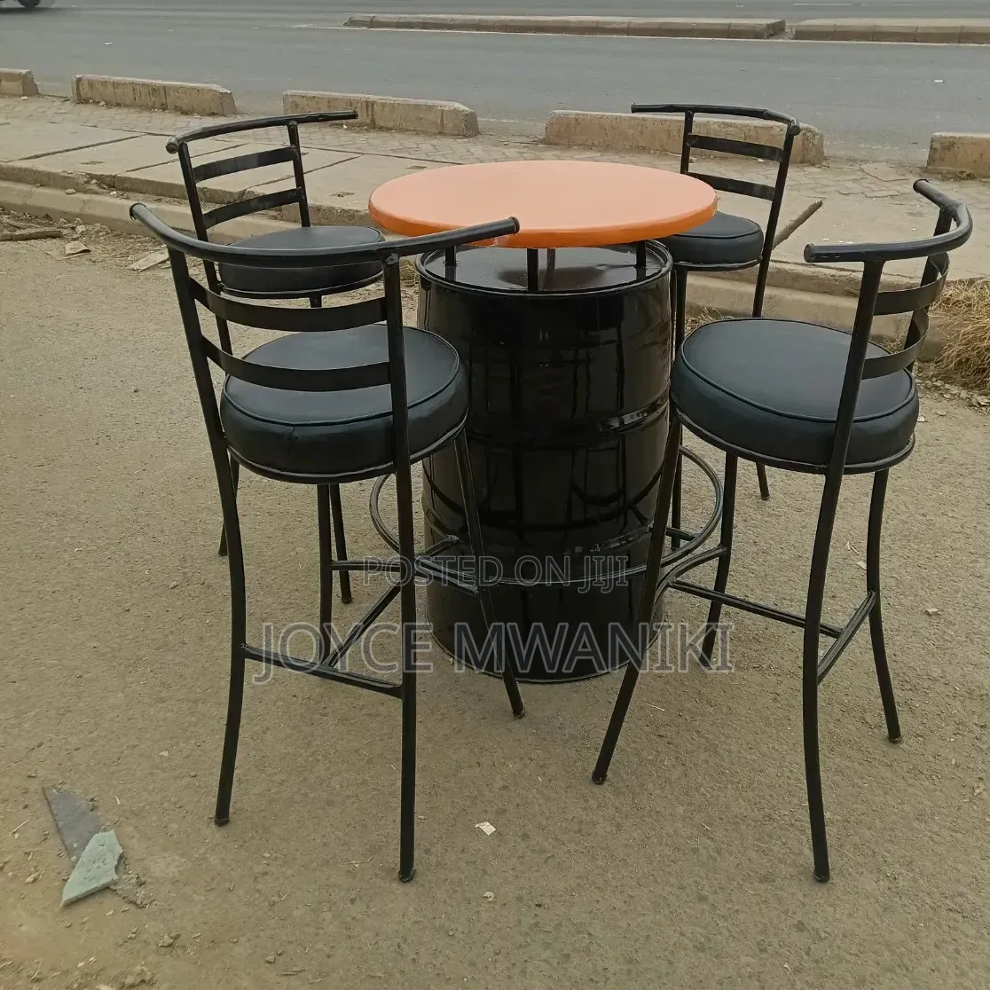 Round High Bar Stools Set With Bar Drum Table 