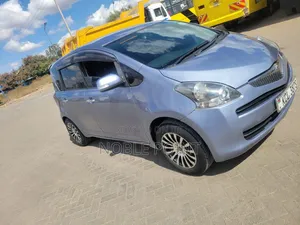 Toyota Ractis 2010 Blue